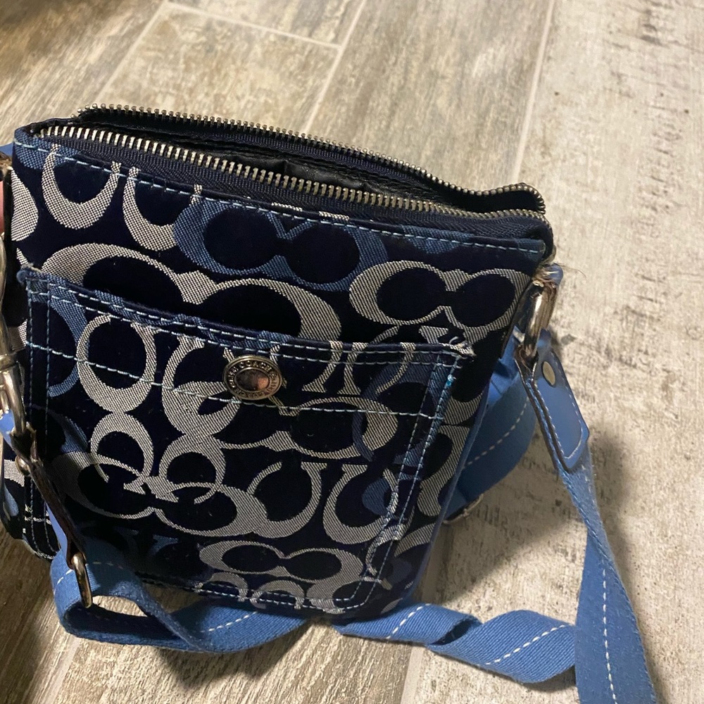 Coach purse - Picture 5 of 7